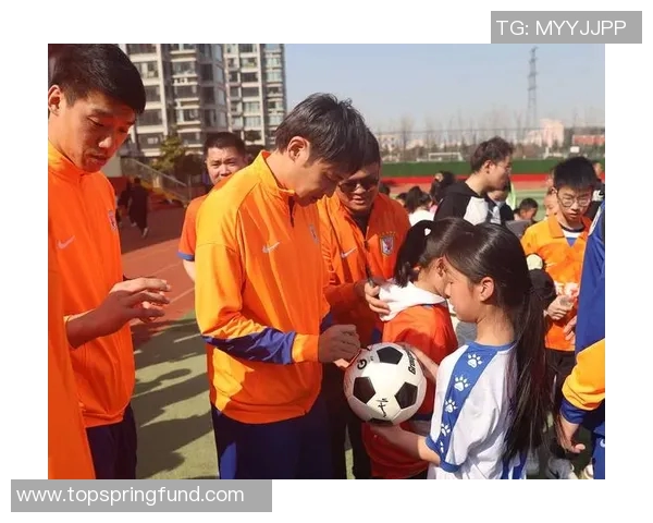 足球明星积极投身慈善事业助力社会发展与公益活动的影响力探讨